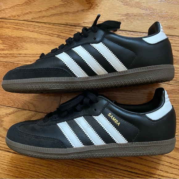 Big girls black and white adidas samba - Picture 3 of 4